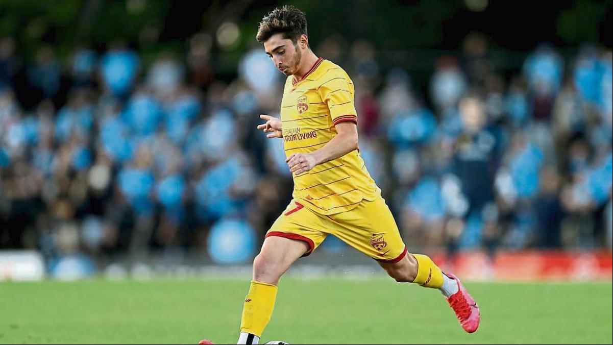 Josh Cavallo, futbolista profesional australiano, anuncia públicamente que es gay