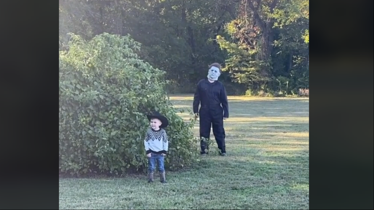 La inesperada y dulce reacción de un niño tras conocer al asesino Michael Myers por Halloween