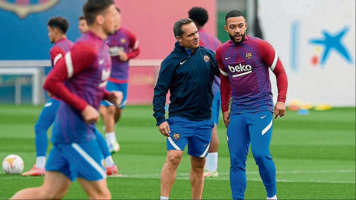 Nico y Gavi, en el primer once del Barça de Sergi Barjuan
