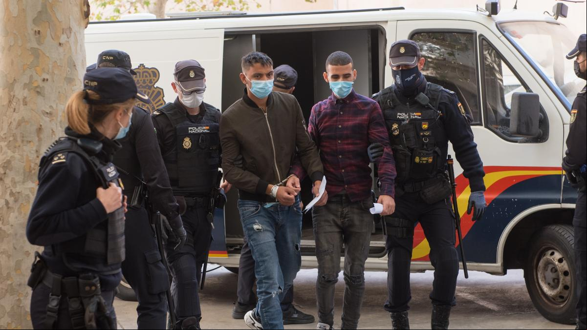 Los encarcelados por el aterrizaje forzoso se enfrentan a dos delitos diferentes de sedición