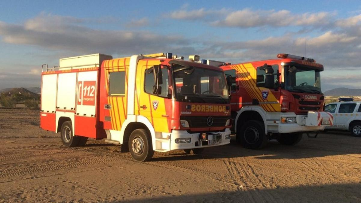 Fallece una persona en el incendio de una nave abandonada en Puente Genil