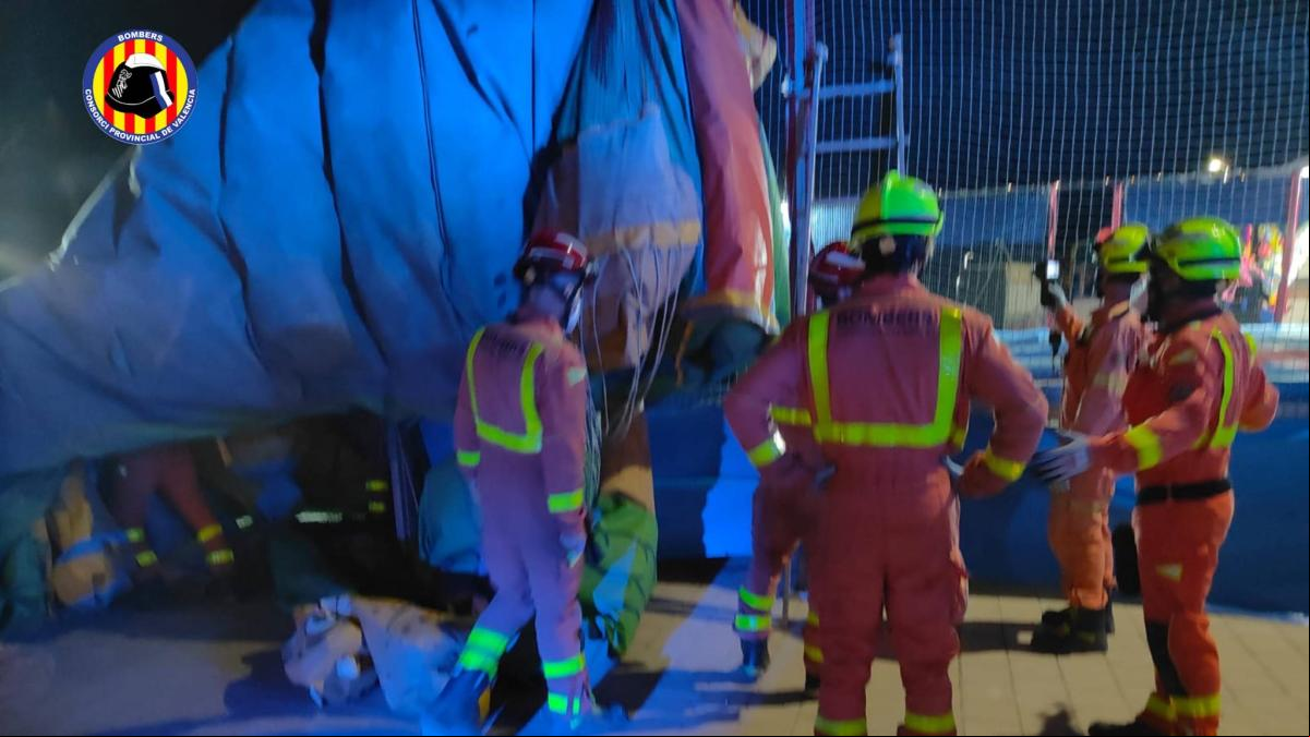 Varios niños heridos en Mislata al arrastrar el viento una atracción hinchable de la feria