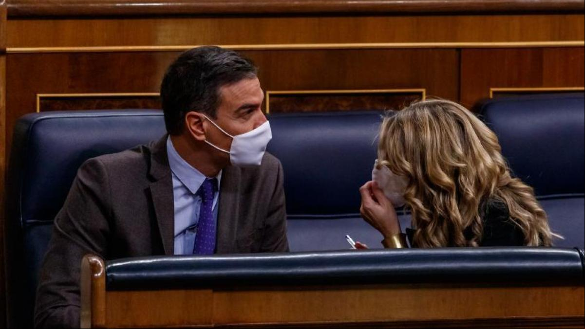 El Gobierno celebra como un triunfo la reforma laboral, pese al “gol en propia puerta” del PP