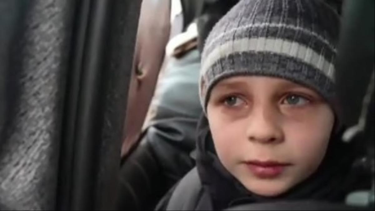 El descorazonador relato de un niño que huye de la guerra en Ucrania: “Papá se queda para ayudar”