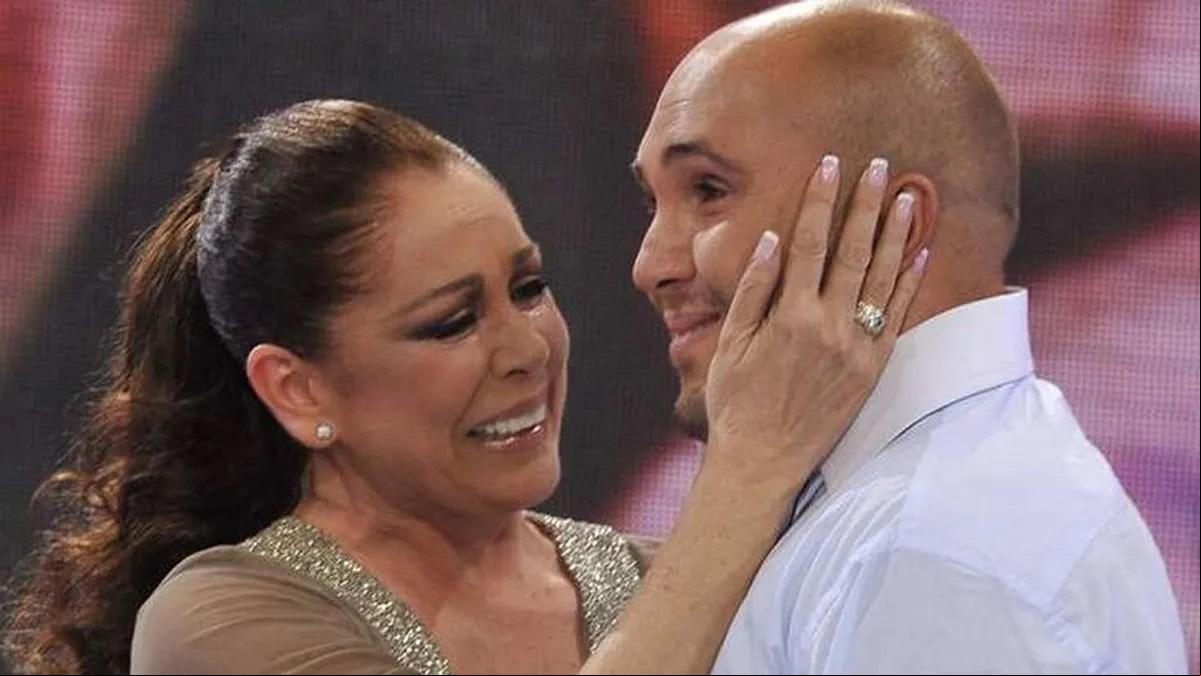 Isabel Pantoja acerca posturas con Kiko Rivera por el 74 cumpleaños de Paquirri