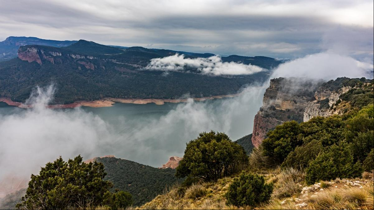 Paisajes de niebla en los abismos de Tavertet
