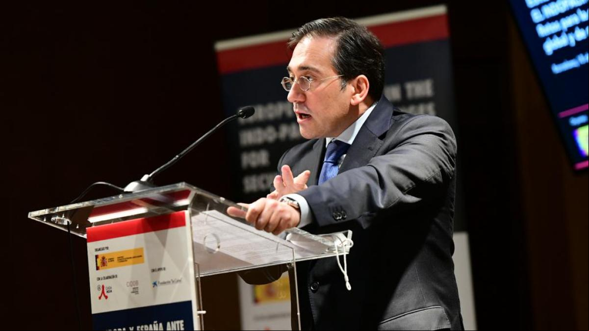 Albares define la invasión de Ucrania como ilegal e injustificada y destaca el papel de China
