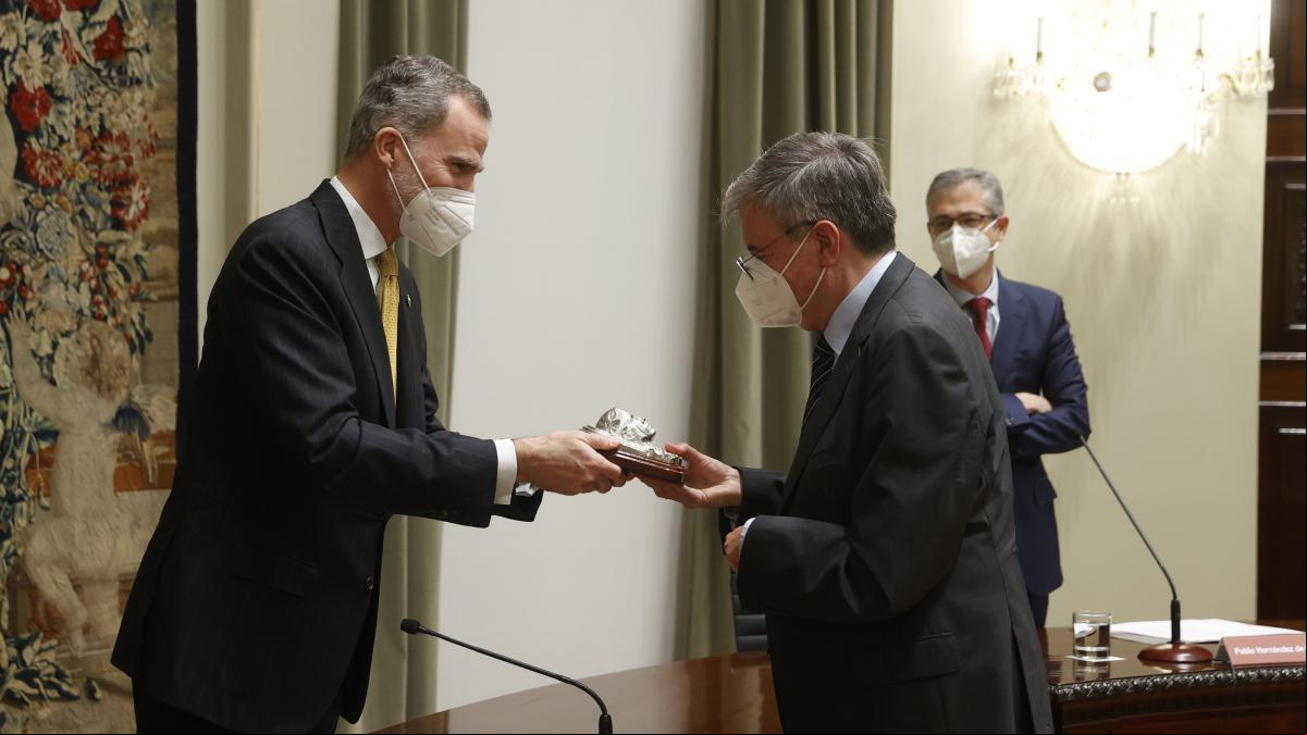 Felipe VI entrega a Manuel Arellano el Premio de Economía Rey de España