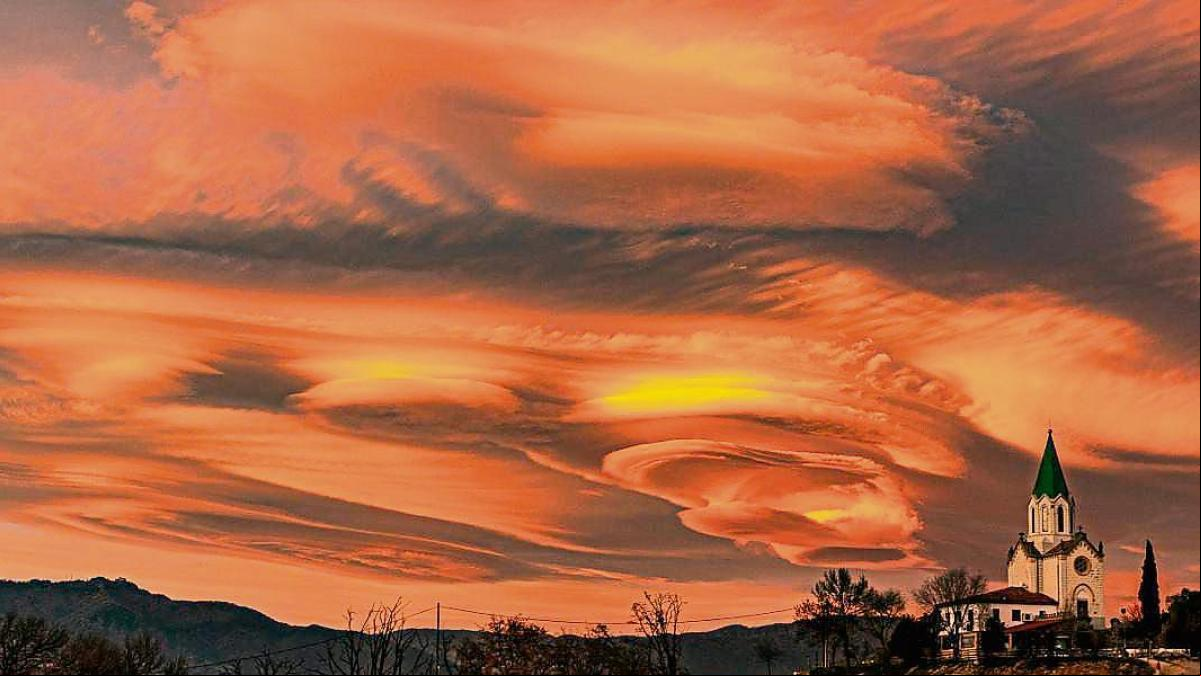 La foto de nubes lenticulares premiada en Europhotometeo