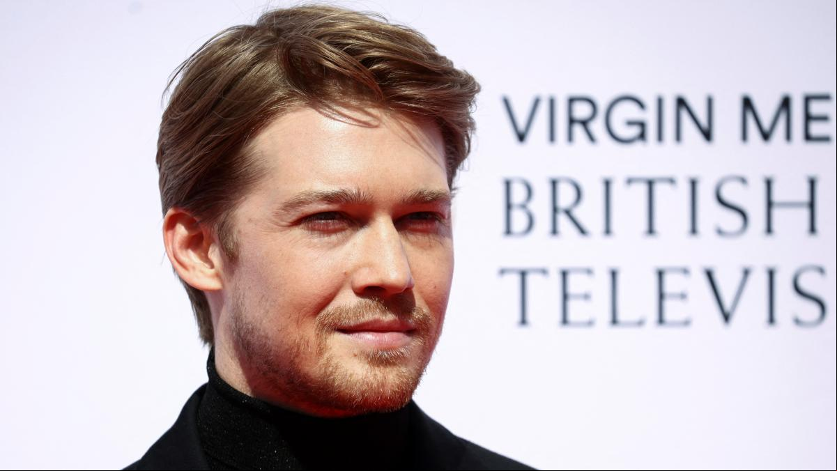 Joe Alwyn, el novio de Taylor Swift, se emancipa como sex-symbol millenial
