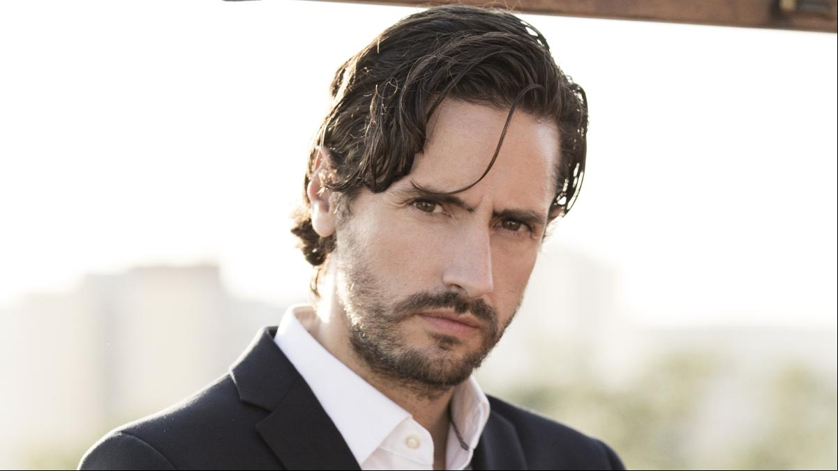 El actor Juan Diego Botto denuncia una noticia falsa que le atribuyen sobre Vox y ETA: Así funciona la extrema derecha