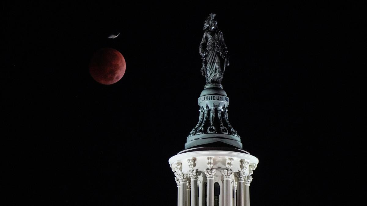 Así se vio el eclipse lunar en diferentes partes del mundo