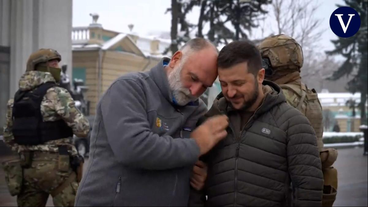 Zelenski dedica una placa al chef José Andrés en una importante avenida de Kyiv