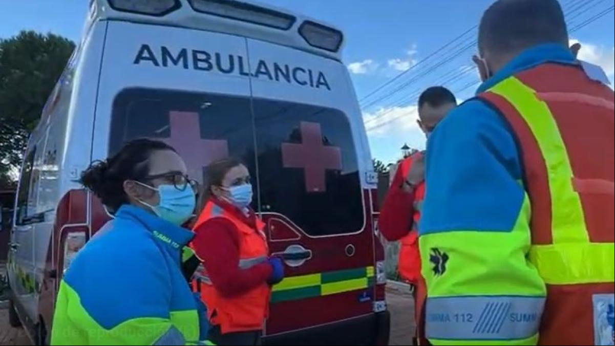 Un joven herido muy grave al chocar frontalmente su coche con un camión en Guadarrama