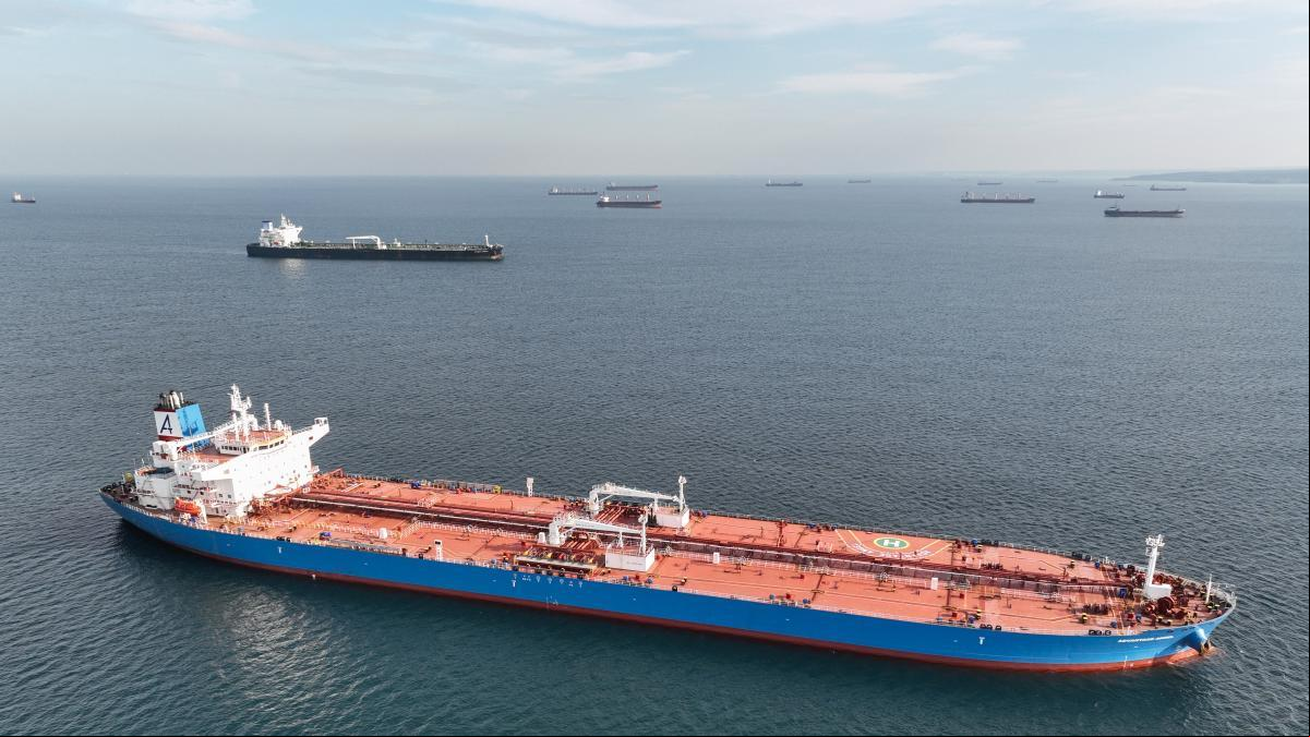 Las restricciones a la compra de crudo ruso provocan colas de 20 petroleros frente al Bósforo