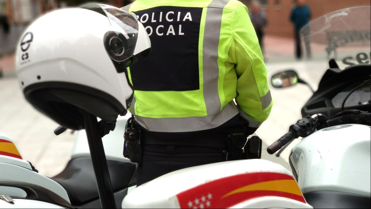 Un agente local de Getafe salva a un bebé de mes y medio de morir atragantado
