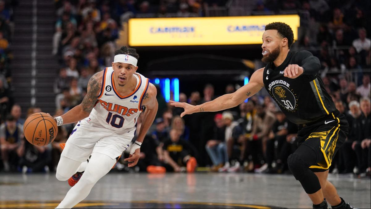 Curry no evita la derrota de los Warriors ante los Suns en su regreso a la competición