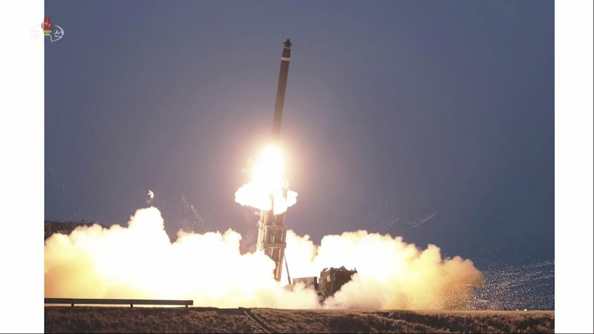 Corea del Norte lanza dos misiles y amenaza con convertir el Pacífico en un campo de tiro