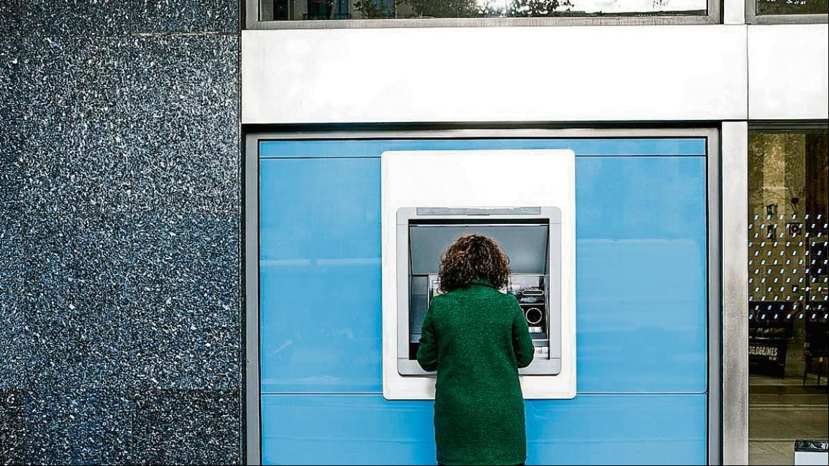 Los bancos pequeños se adelantan y empiezan a remunerar el ahorro