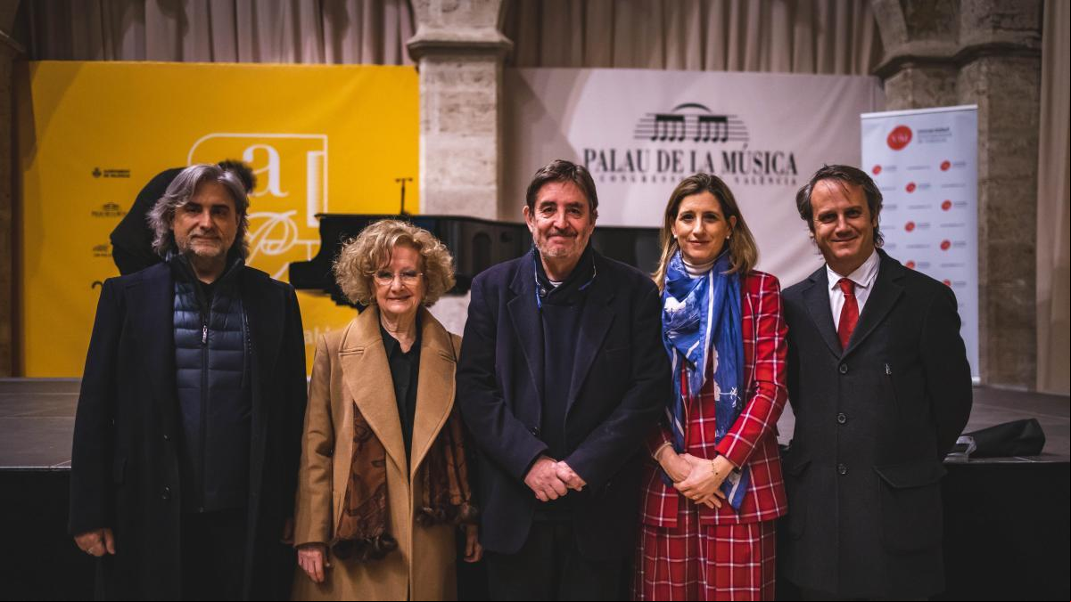 La Universidad Internacional de Valencia homenajea a Almudena Grandes