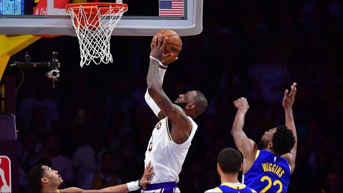 Los Lakers funden a los Warriors y mandan por 2-1 en la serie