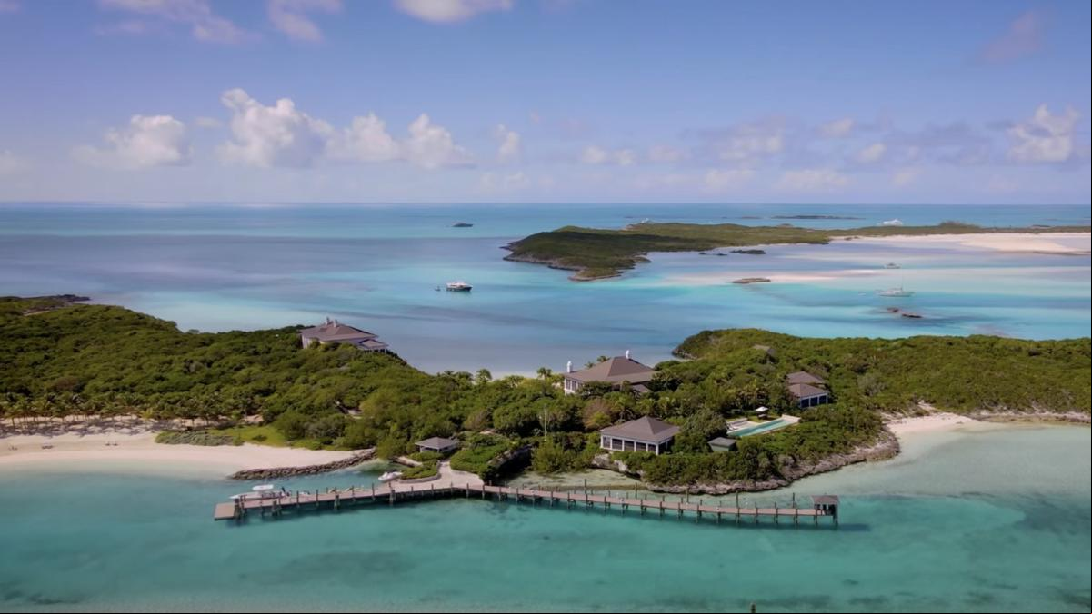 Esta paradisiaca isla en Bahamas, escenario de Piratas del Caribe y James Bond, no tiene quien la compre (todavía)