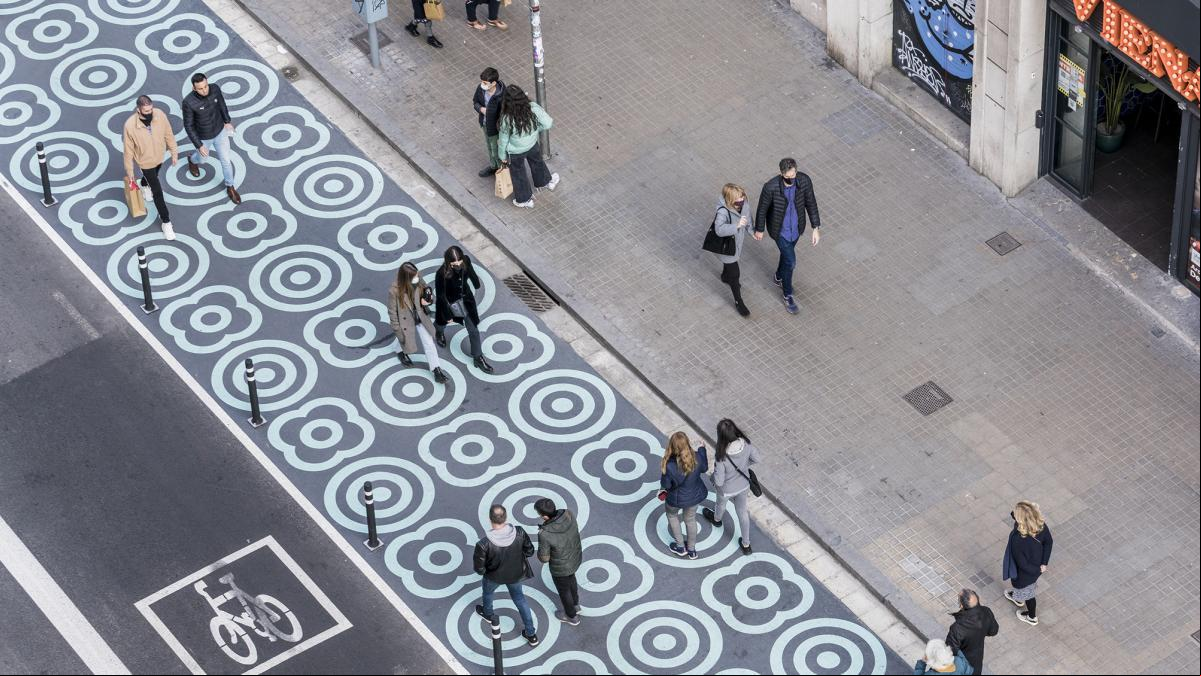 El urbanismo táctico de Ada Colau gana el Grand Laus de diseño gráfico