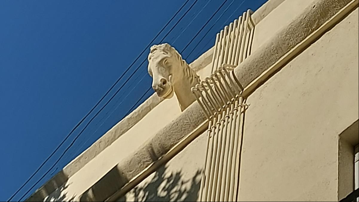¿Qué hace un caballo en esta casa de Terrassa?