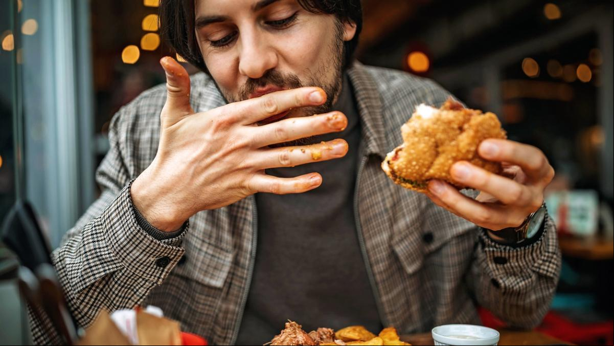 El orden adecuado de los alimentos para evitar los picos de glucosa y controlar mejor el peso