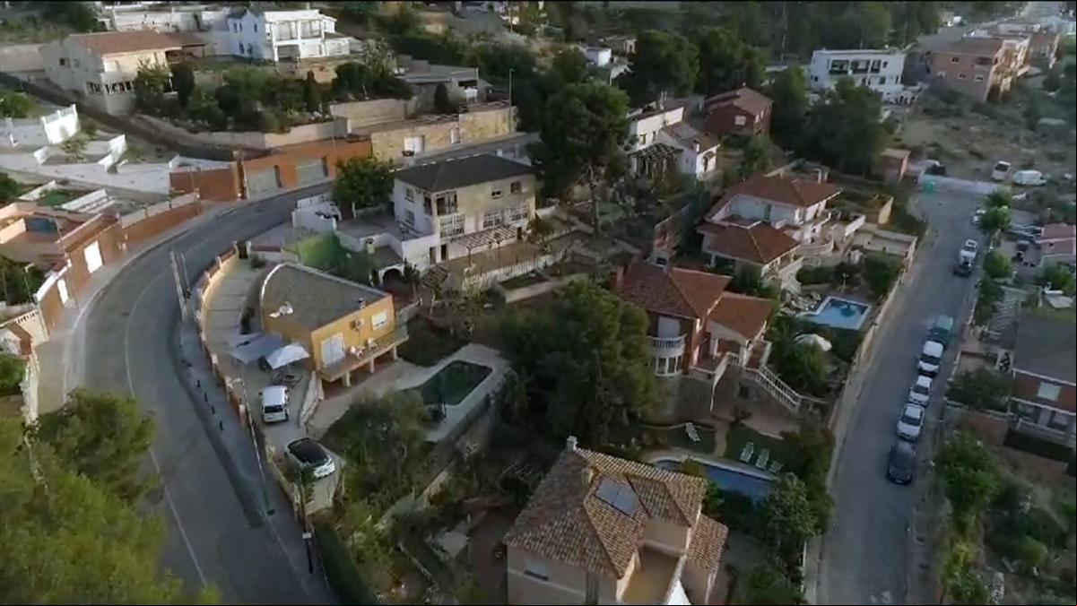 Calafell espía con drones si los vecinos llenan sus piscinas