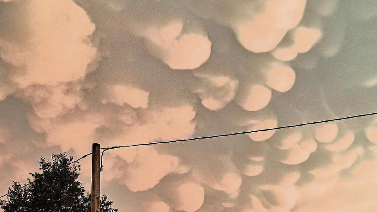 La Baronia de Rialb se cubre con un cielo de nubes mastodónticas