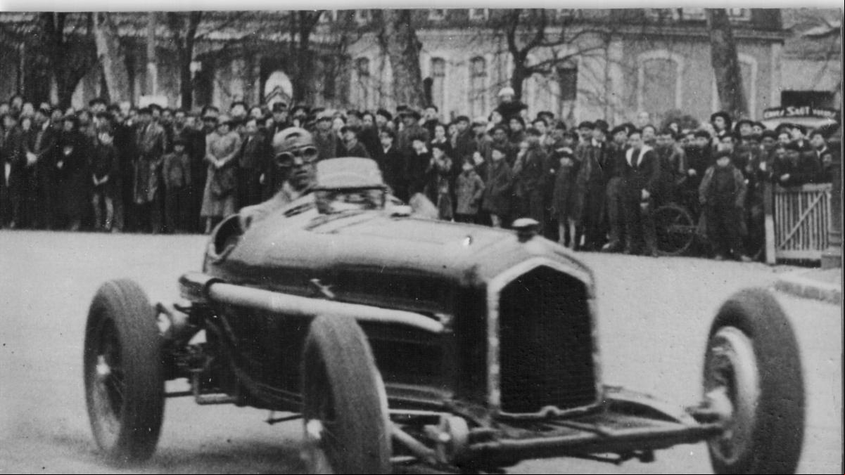 Tazio Nuvolari emprende su último vuelo