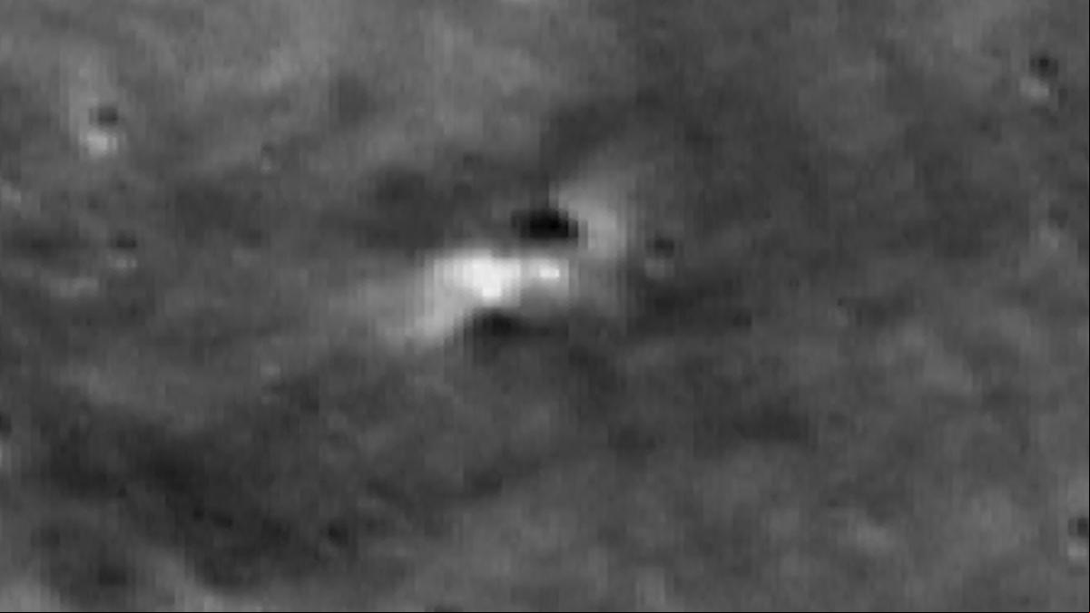 La NASA detecta un nuevo cráter en la Luna, probablemente causado por una sonda rusa
