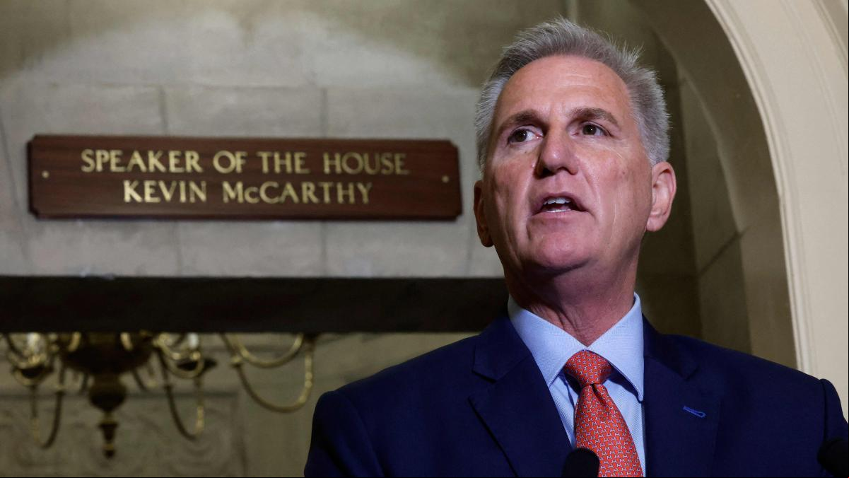 El líder republicano en el Congreso activa una investigación de impeachment contra Biden