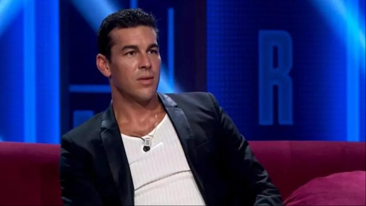 Mario Casas confiesa una vergonzosa anécdota en casa de Antonio Banderas: A los cinco minutos me dormí