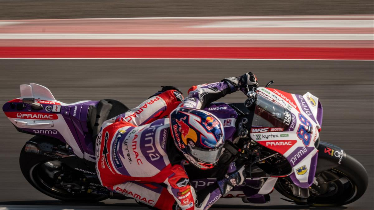 Jorge Martín se convierte en el nuevo líder de MotoGP con remontada al sprint en Indonesia