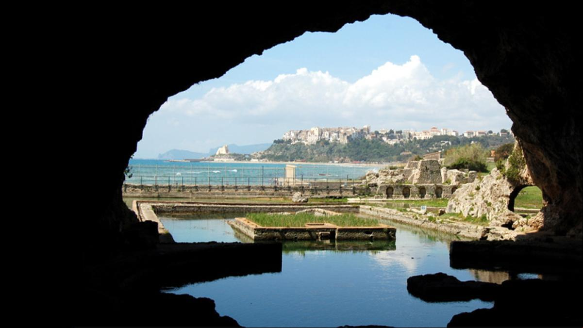 Sperlonga, una villa para Tiberio con piscinas infinitas junto al mar