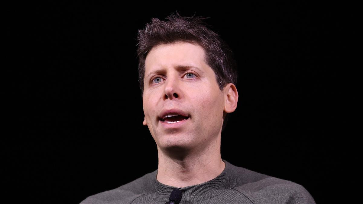 Sam Altman, CEO de OpenAI: “la inteligencia artificial se convertirá en una extensión de ti mismo, te complementará para ayudarte a ser tu mejor versión posible”