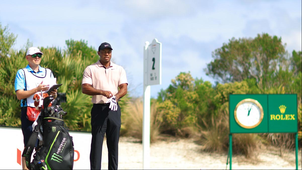 Tiger Woods, y el orbe del golf se paraliza