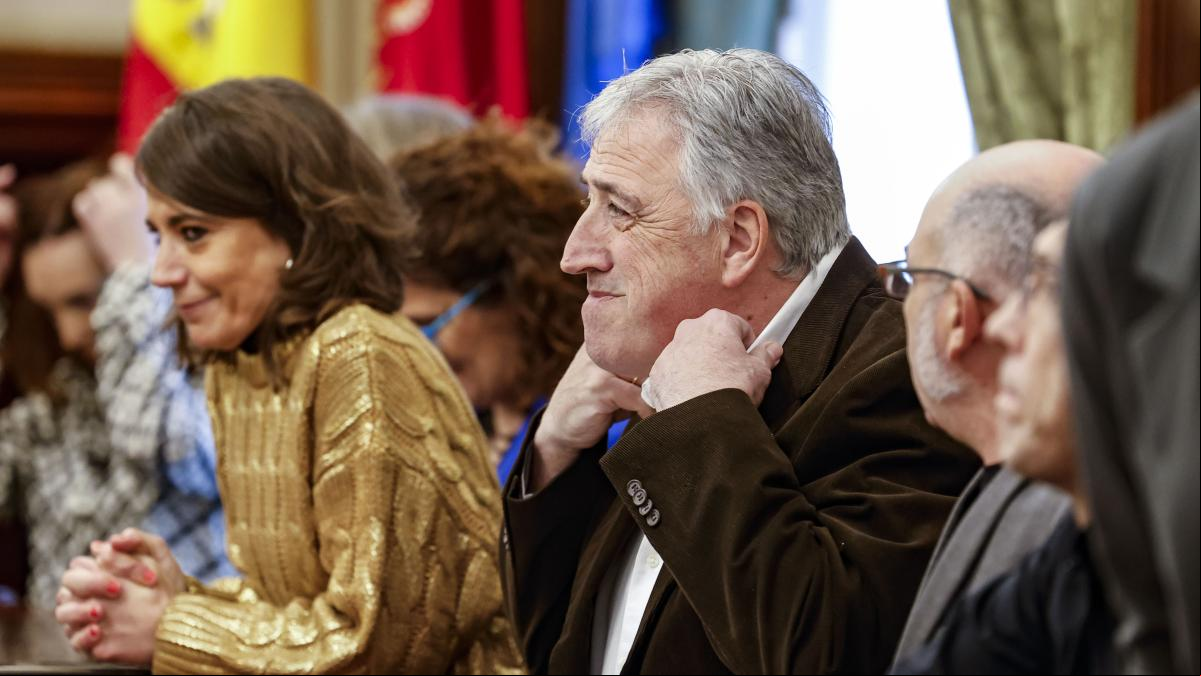 EH Bildu recupera la alcaldía de Pamplona, nuevo foco del PP para desgastar a Sánchez