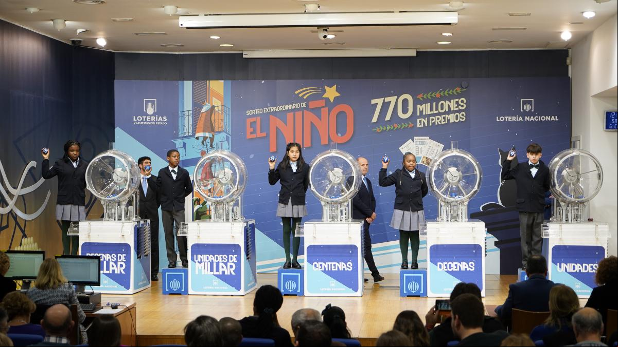Varias istraciones valencianas reparten el primer y tercer premio del Niño