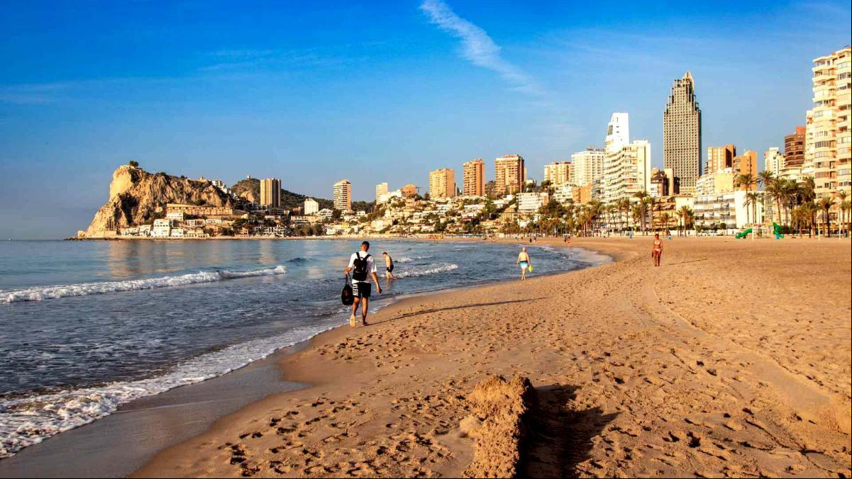 Benidorm recoge más de 540 toneladas de basura en sus playas en un año