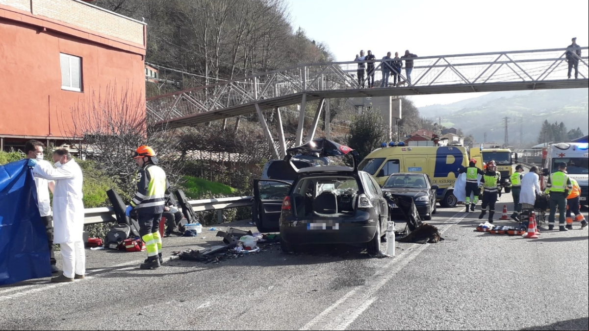 Tragedia en Asturias: mueren una madre y un hijo en un accidente cuando iban a un funeral