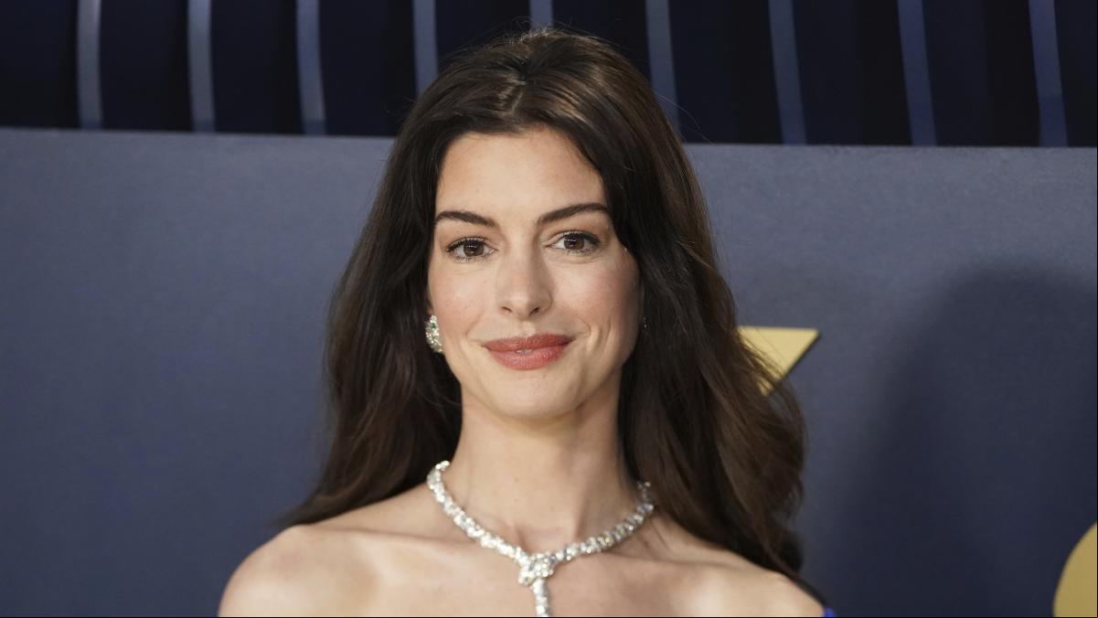 El look de Anne Hathaway que solo entenderán los fans de El diablo viste de Prada