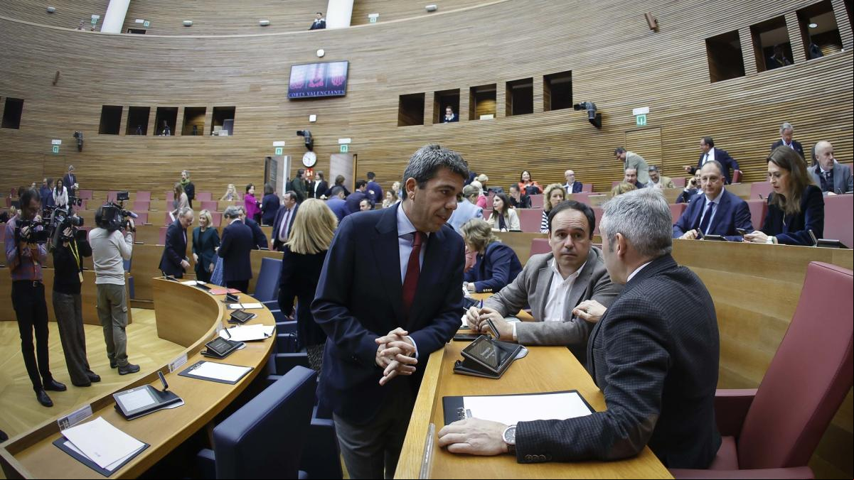 Carlos Mazón subraya la estabilidad con Vox ante la debilidad de Pedro Sánchez
