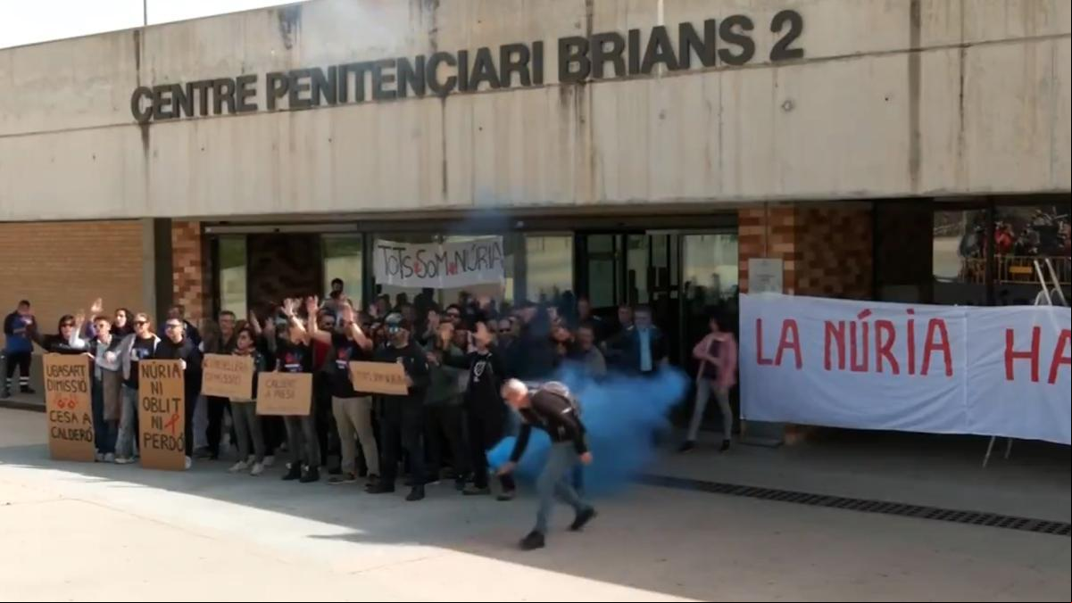 La familia de la cocinera asesinada en prisión lidera una protesta de funcionarios en Brians 2