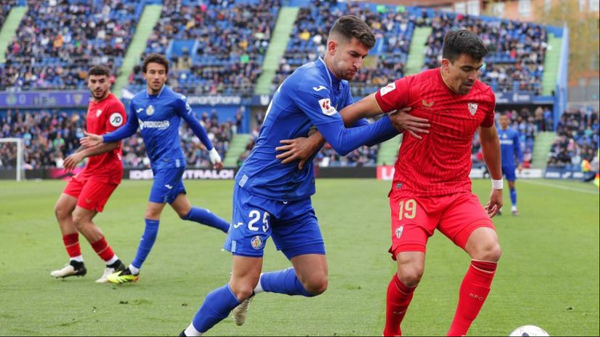 Acuña y Sánchez Flores reciben ataques racistas por parte de la afición del Getafe