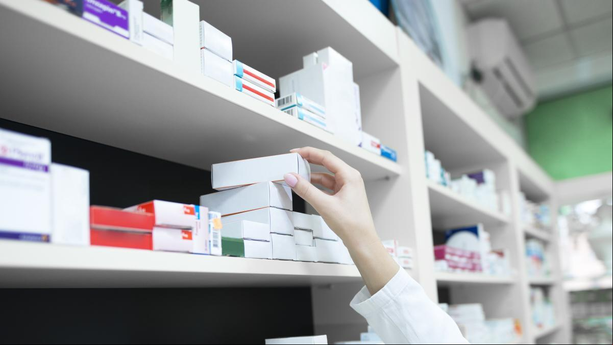 Detienen al regente de una farmacia que vendía popper a sus clientes en Valencia