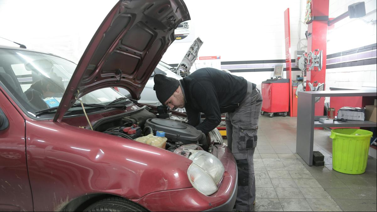 El principal error de mantenimiento del coche, según el segundo mejor mecánico del estado
