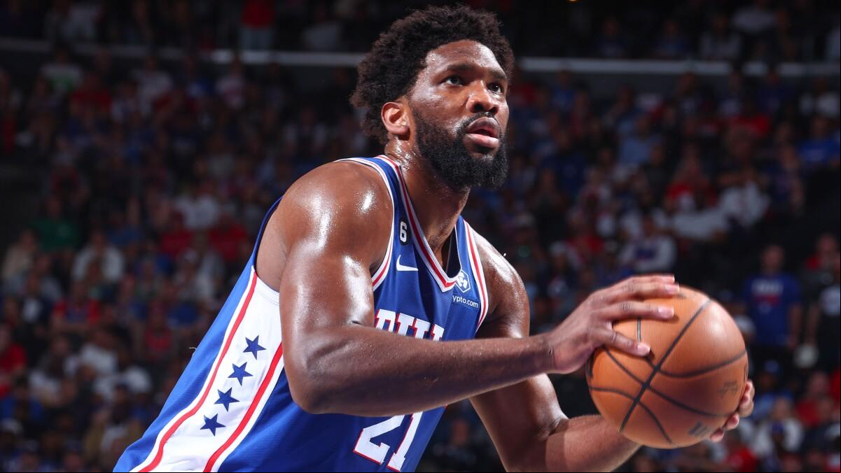 Embiid prometió a Macron jugar para Francia, pero disputará los Juegos con Estados Unidos